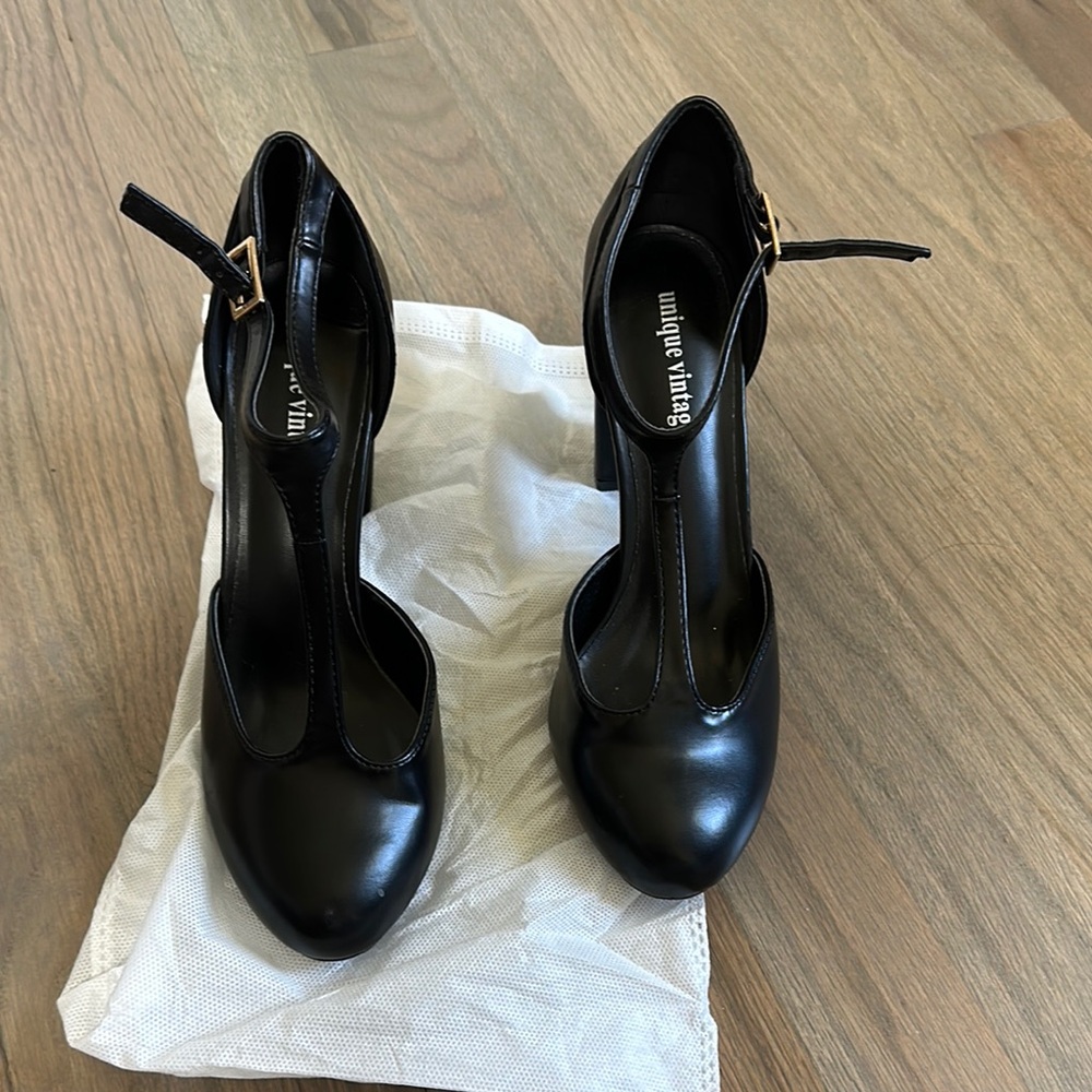 Unique Vintage Women's Shoes / Mary Jane Style